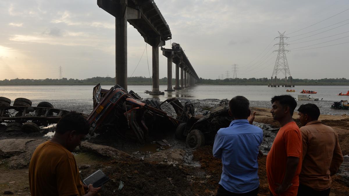 Vadodara bridge collapse: Search operation continues for fourth day