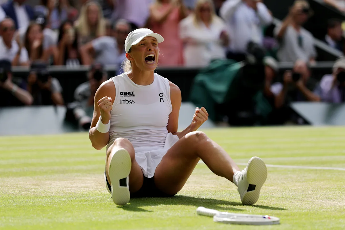 2025 Wimbledon women's singles final: Iga Świątek dominates Amanda Anisimova in straight sets win for 1st Wimbledon title