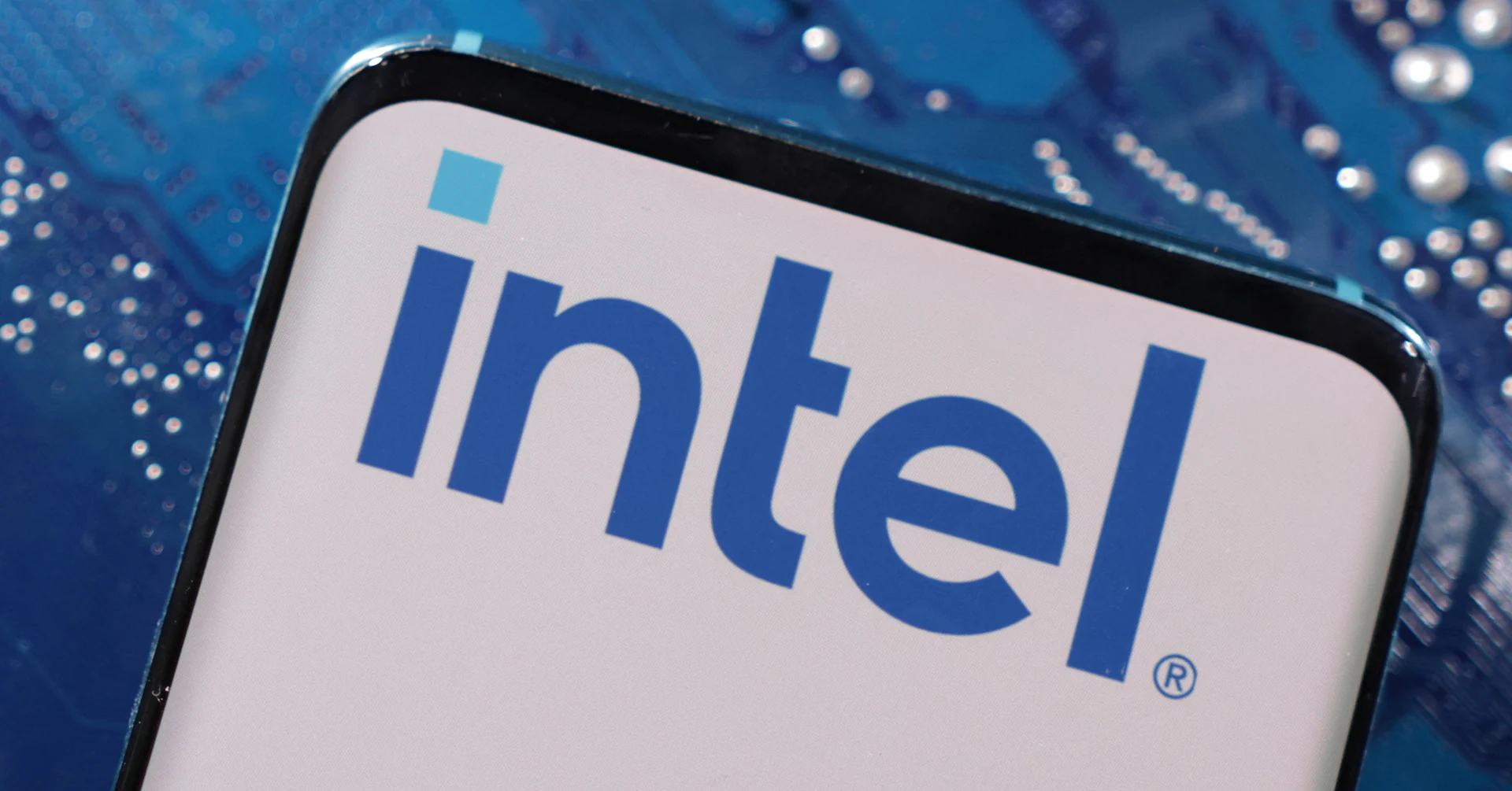 Intel slumps as potential foundry exit deepens investor gloom