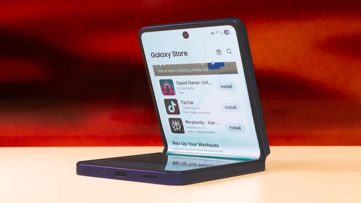 I Tested the Galaxy Z Flip 7 and It Impressed Me in Nearly Every Way but One