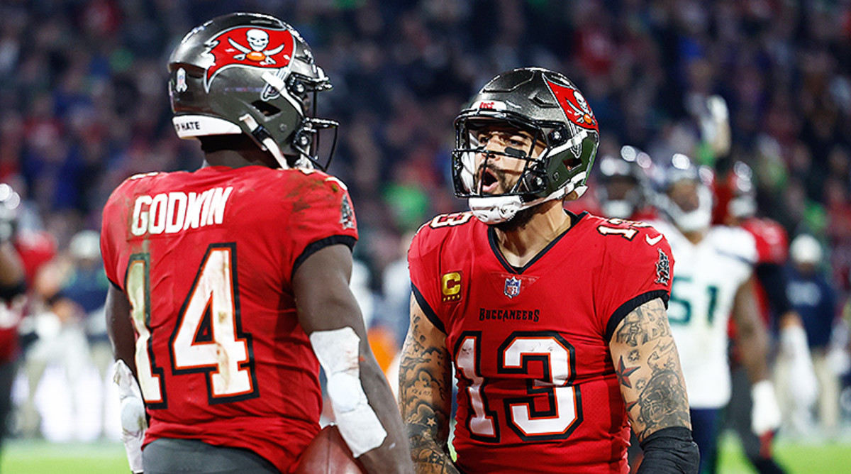 Does Buccaneers' Baker Mayfield Have Top-10 Offense?