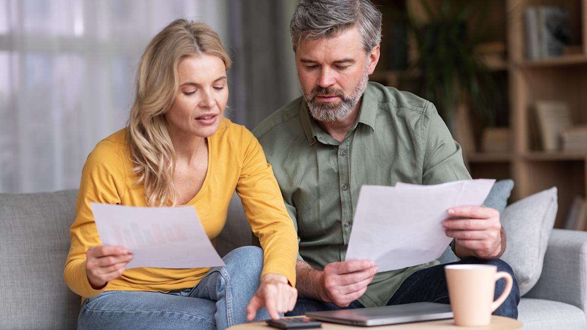 I’m a Financial Expert: Here’s 5 Ways to Adjust Your Spendings Due to the Impact of Tariffs and Inflation