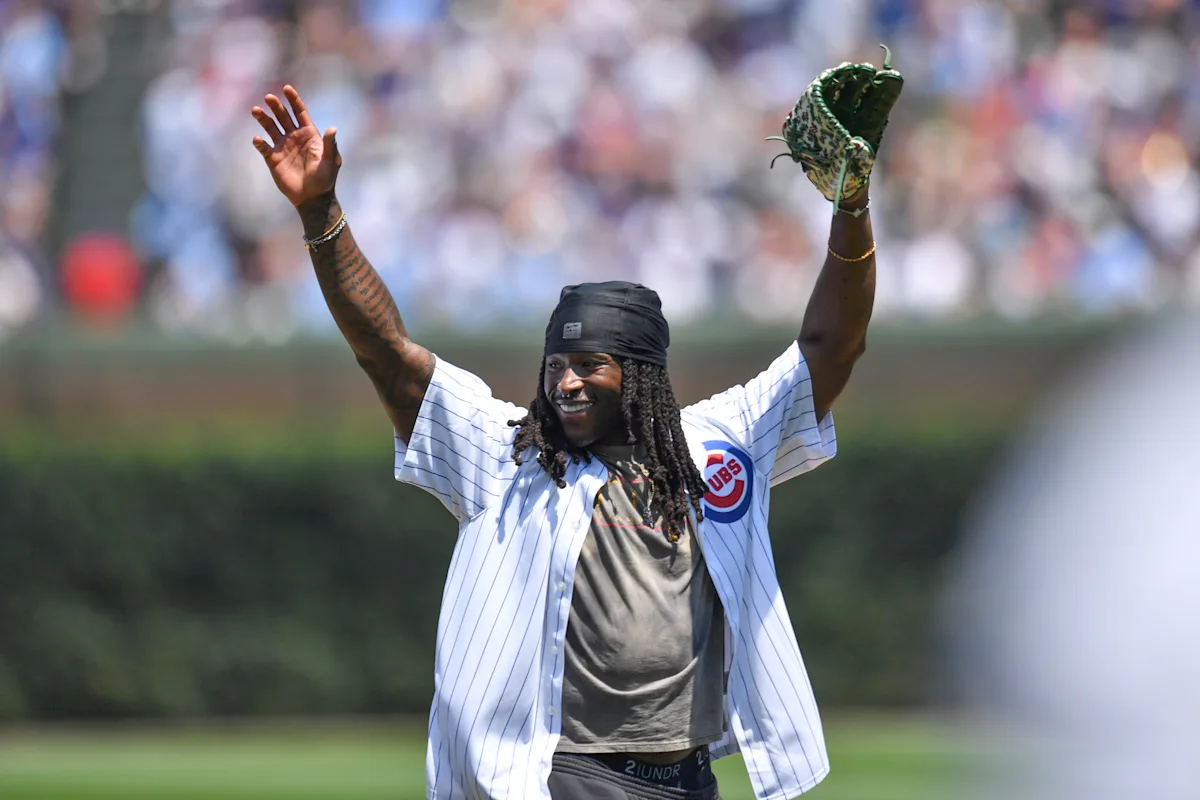 Saints RB Alvin Kamara asks for a do-over after brutal first pitch at Wrigley Field