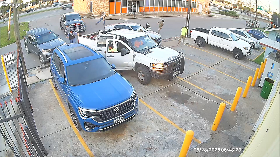 Video shows suspected ICE operation unfold outside southeast Houston business