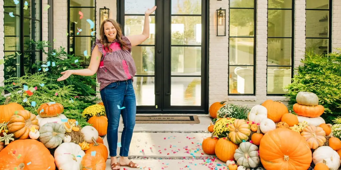 My Porch Pumpkins business started as a hobby. Now, it makes 6 figures, we're franchising, and I'm c