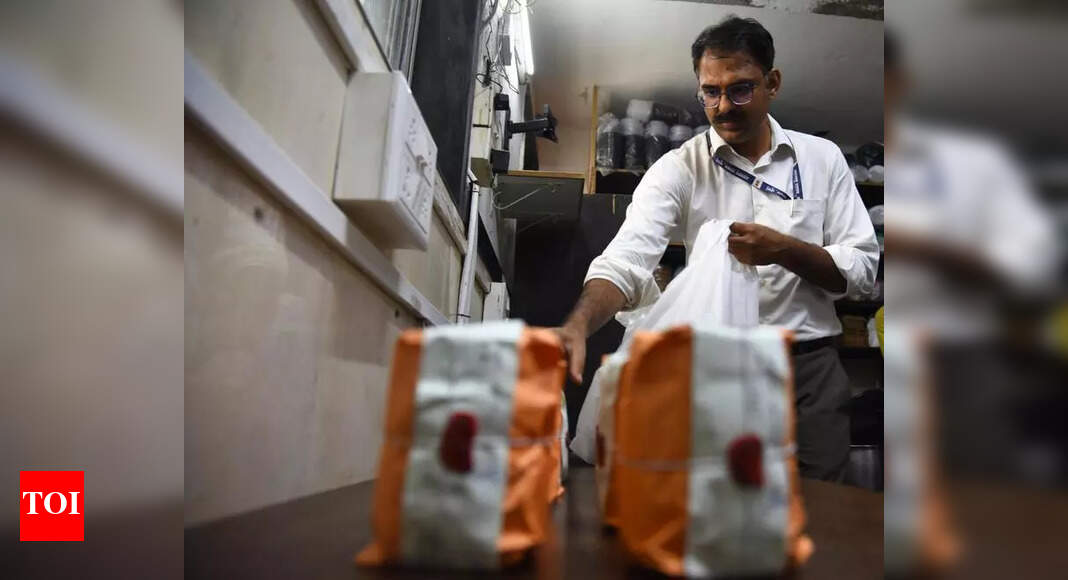 FDA suspends licence of canteen contractor; ‘dal’, other samples collected for quality test | Mumbai News