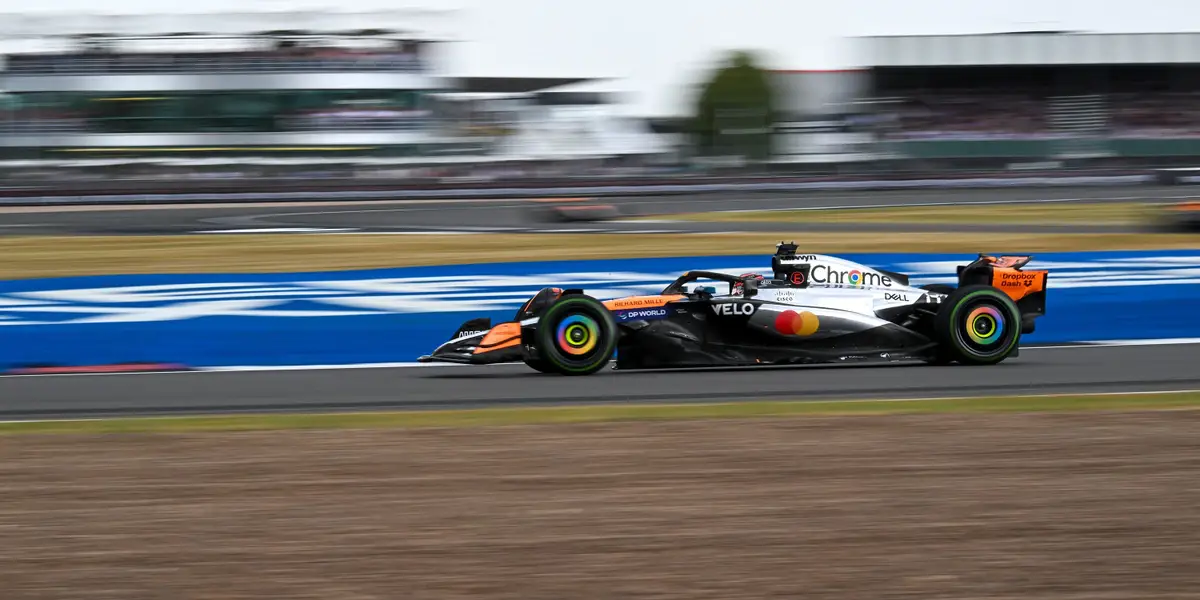 Apple is poised to win the rights to stream F1 races in the US. ESPN is bowing out.