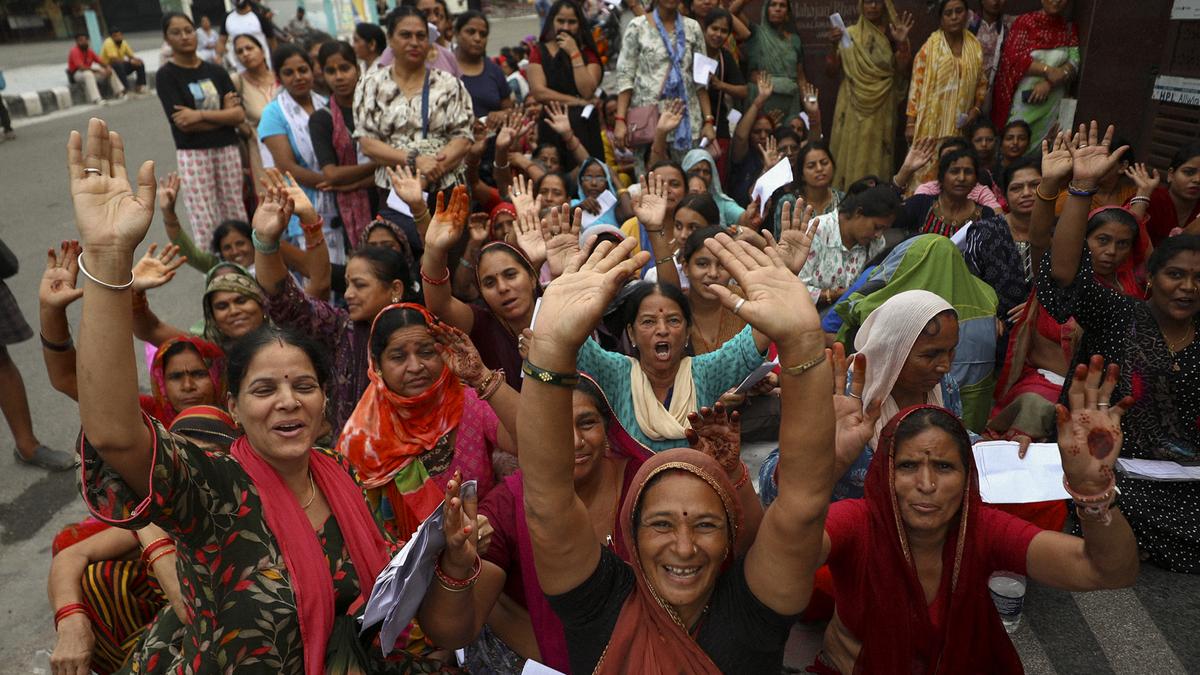 Amarnath Yatra: 6,400 pilgrims leave Jammu base camp for Kashmir