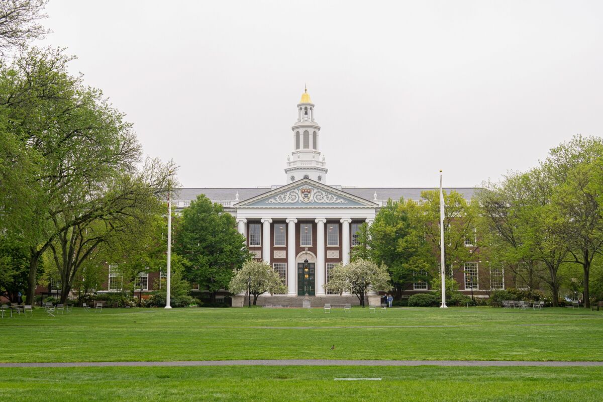 Judge Casts Doubt on Legality of $2 Billion Harvard Fund Freeze