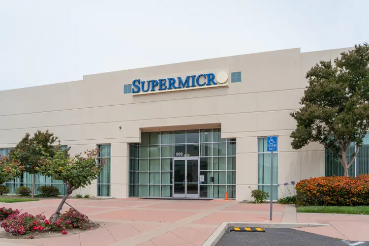 Super Micro Computer dips after raising concerns about financial controls