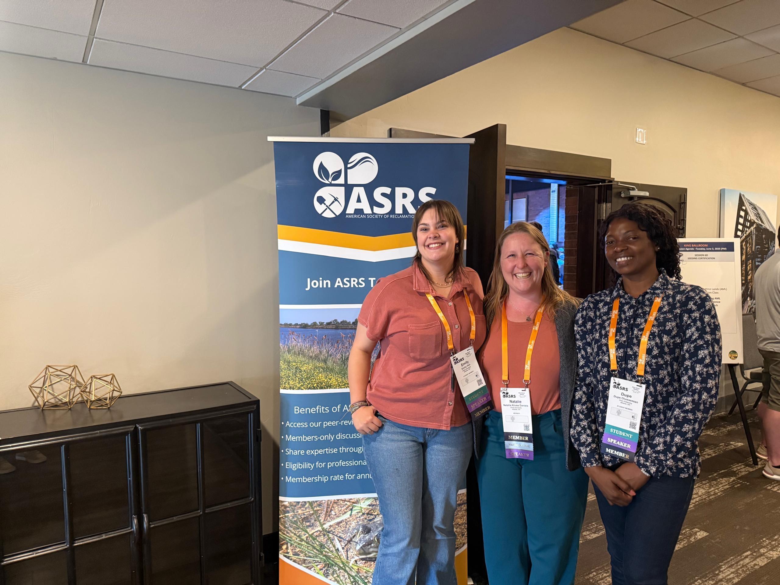 Ohio University graduate students receive honors, build connections and gain insight at national environmental conference
