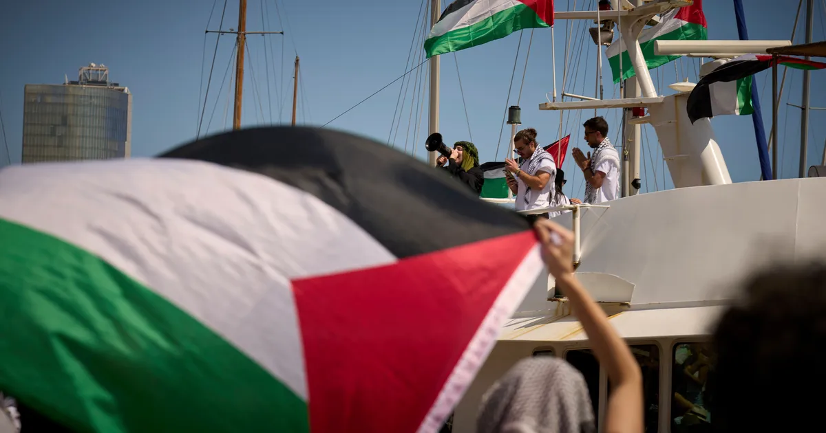 Ships Carrying Aid, Activists And Celebrities Set Sail From Barcelona To Gaza