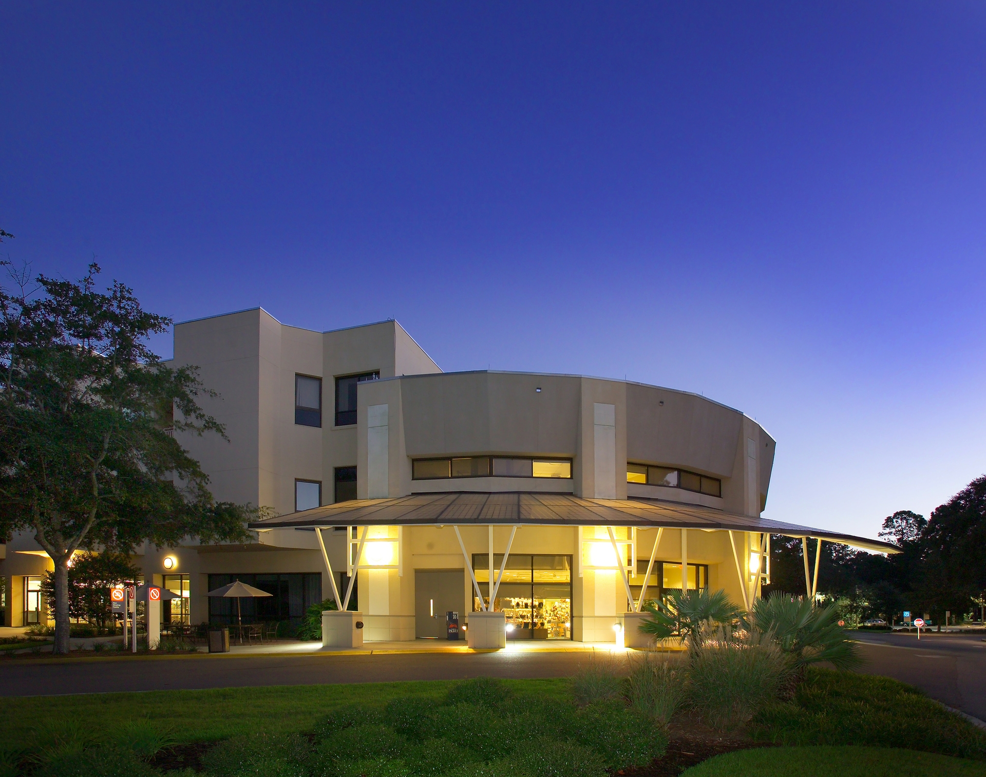 Novant Health Hilton Head Medical Center recognized for high-quality knee and hip replacement, spine surgery