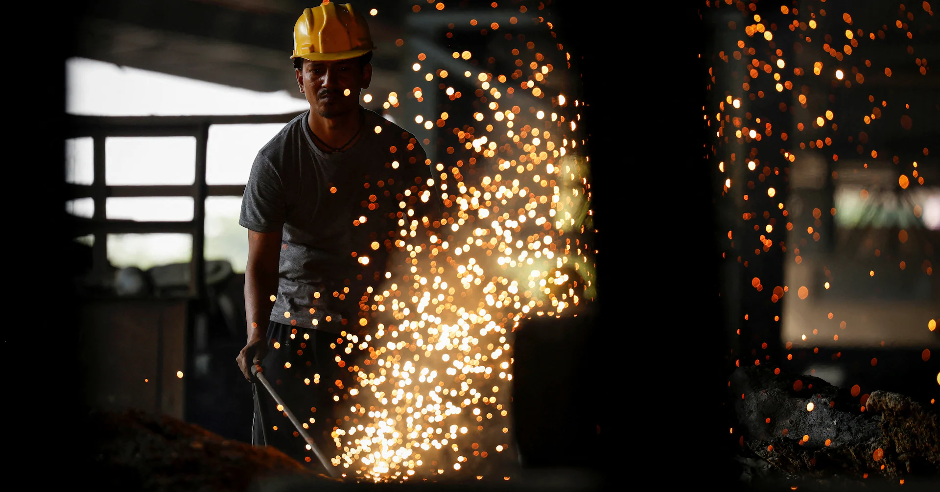 Indian factory growth hits 16-month high, business outlook darkens, PMI shows