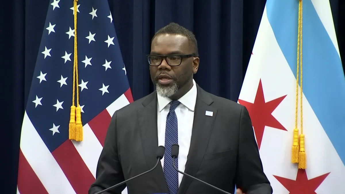 Watch Live: Chicago Mayor Brandon Johnson to sign executive order