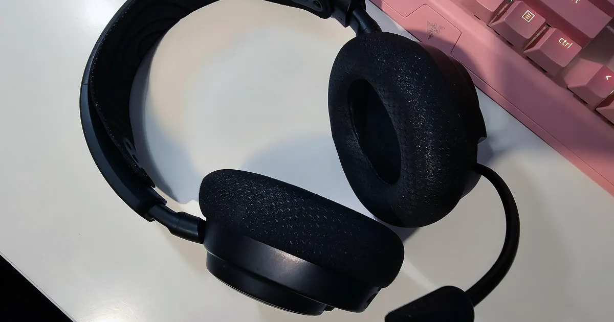 I’ve tried many PC gaming headsets and I’m not a fan, but I still recommend this one to gamers
