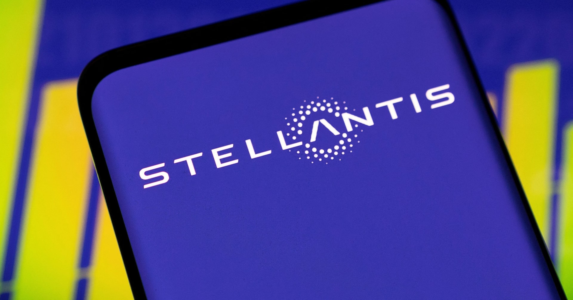 Stellantis to recall over 219,000 US vehicles due to an issue with rear-view camera, NHTSA says