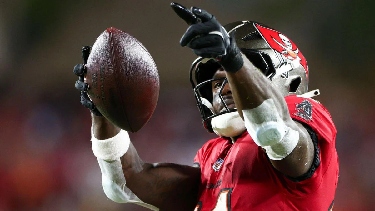 Buccaneers plan to activate star WR Chris Godwin off the PUP list to begin season, per report