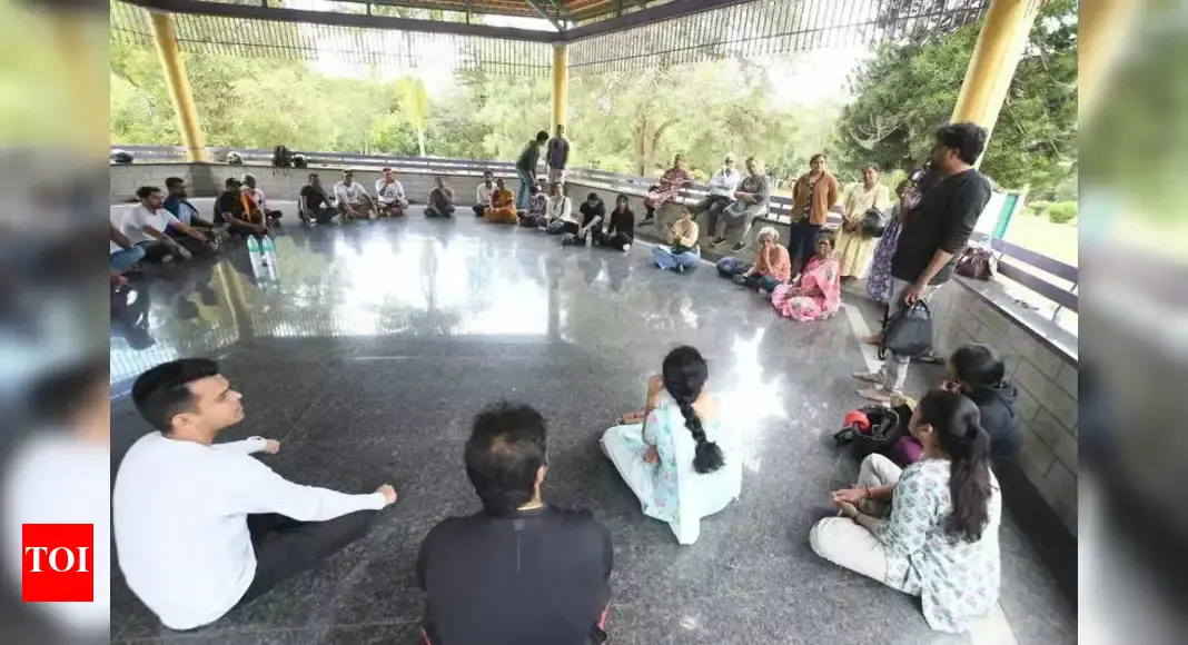 Mys street dog feeders meet, discuss SC directions | Mysuru News