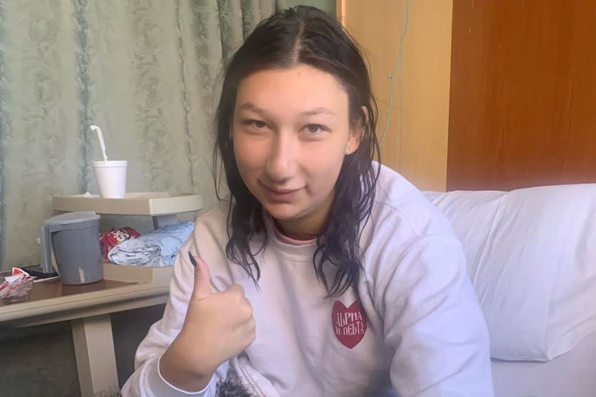 After a Long Day of Travel, She Woke Up Unable to Walk. Then Crawled to Her Car and Drove to the ER (Exclusive)
