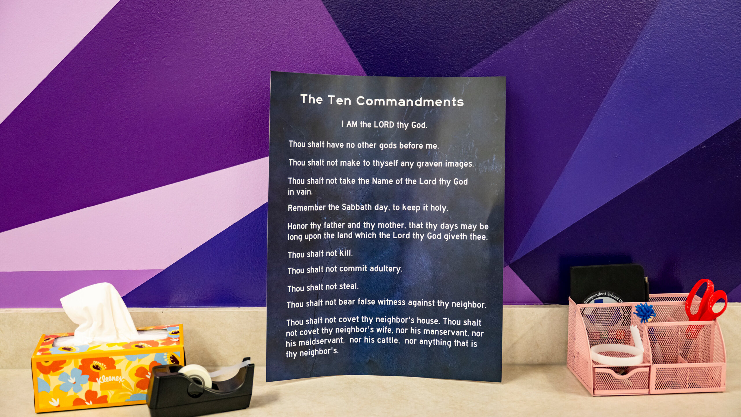 Judge Halts Texas’ Law Mandating the Ten Commandments in School