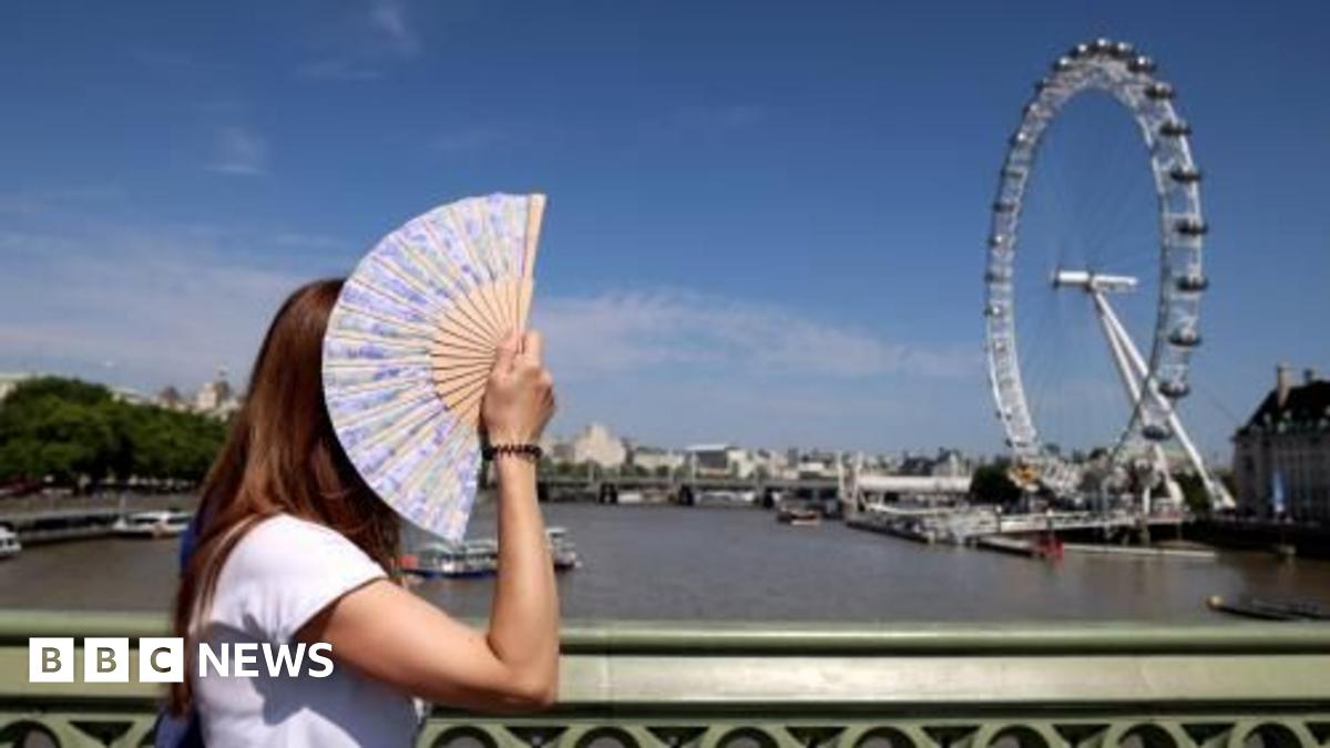 UK braces for 34C temperatures as heat health alerts to take effect