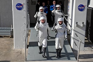 NASA, Space-X scrub crew-11 launch due to weather