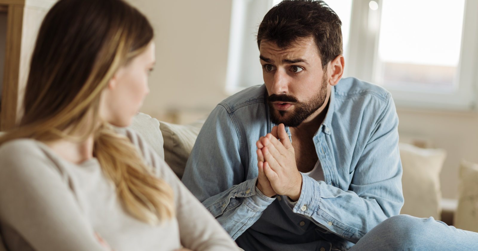 People who grew up without affection do these 9 needy things as adults without realizing it
