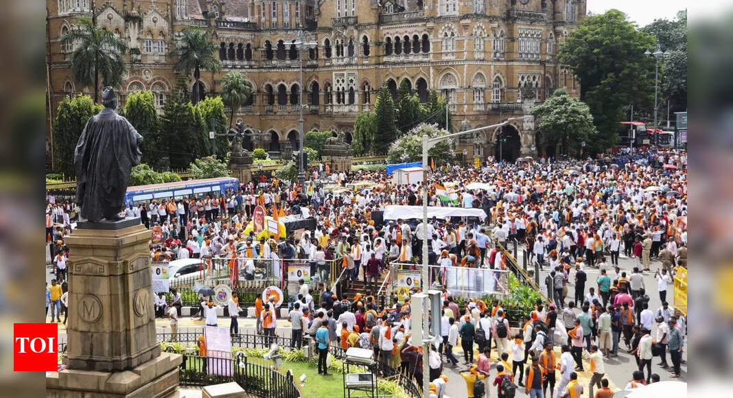 Mumbai Maratha Quota Protest News Live Updates: Traffic, bus services hit in south Mumbai as protest