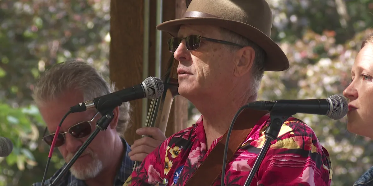 Paonia celebrity performs at Mountain Harvest Festival