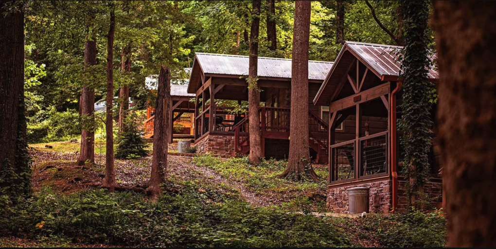 The Tiny Tennessee Cabins That Our Travel Editor Books Every Fall