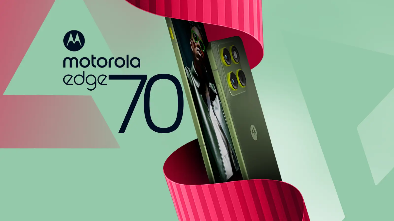 I'd buy this Motorola phone before one from Samsung or Apple