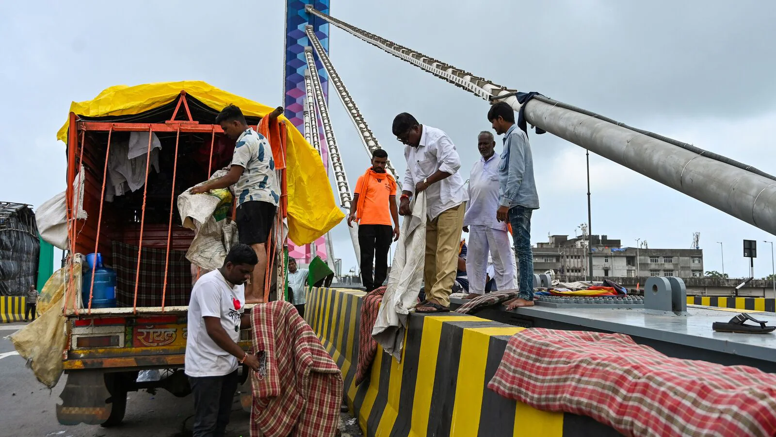 Mumbai traffic alert: Mumbai Police issues traffic advisory for commuters as Maratha quota stir ente