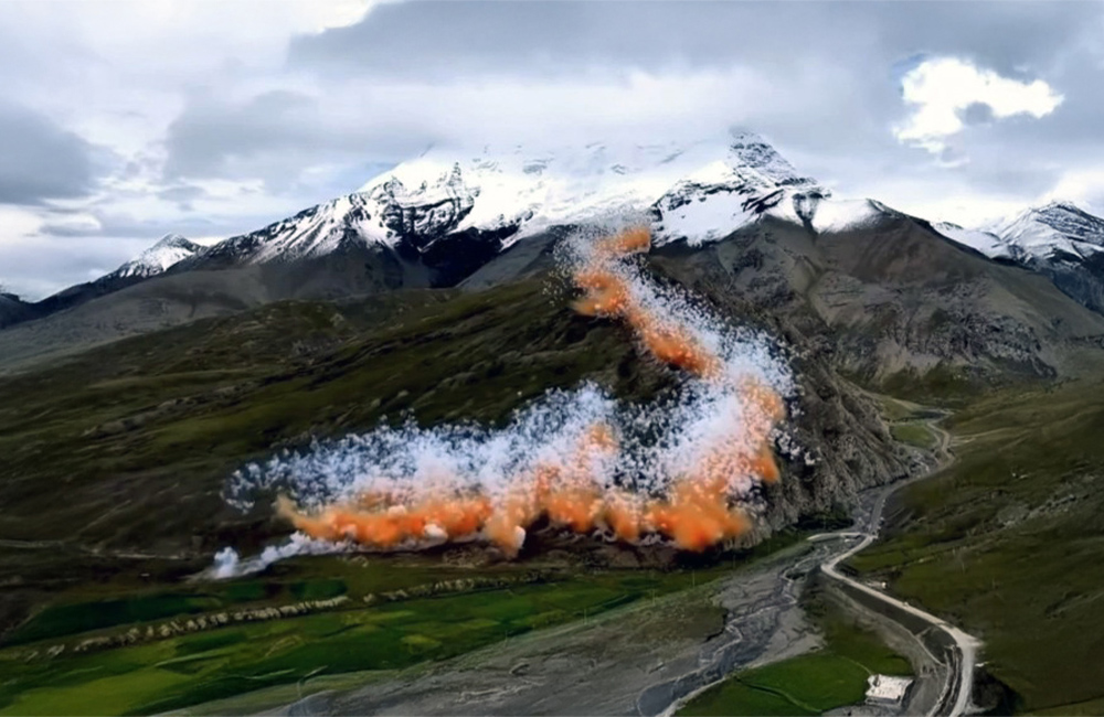 Mt Everest ‘Rising Dragon’ Ad-stunt mocks China’s environment protection claims