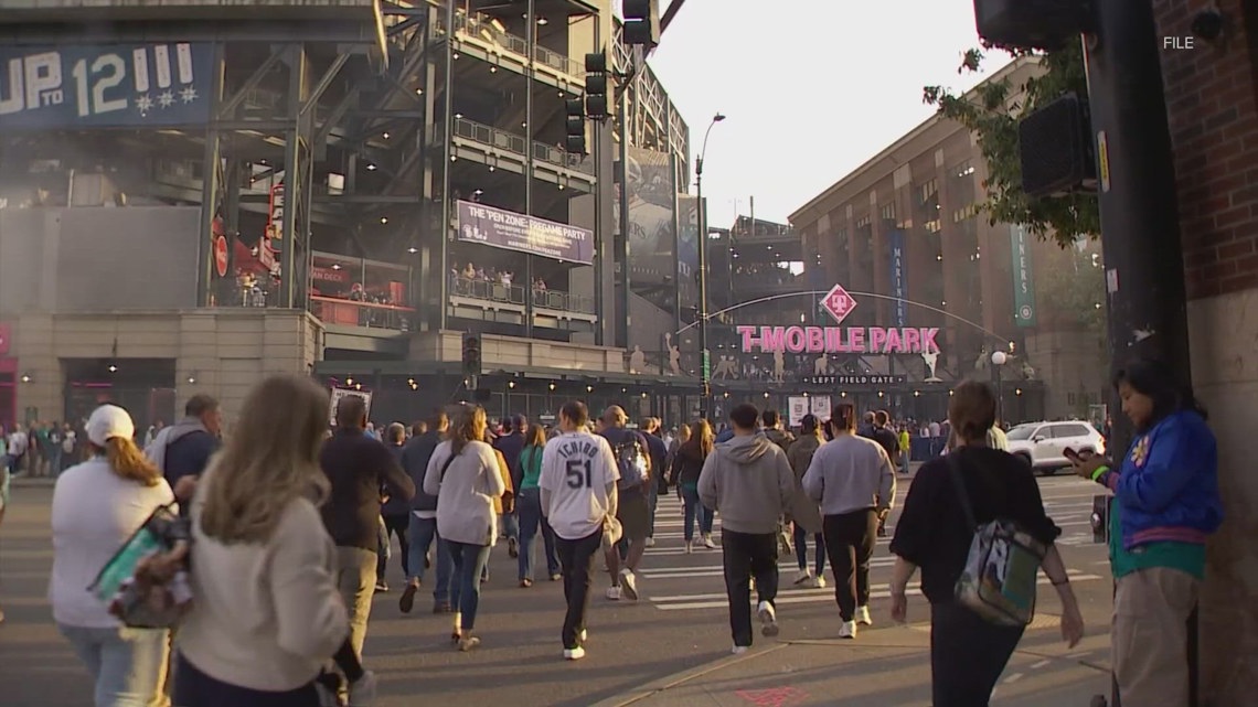 Seattle braces for massive sports weekend with Mariners, Seahawks, Sounders all in action