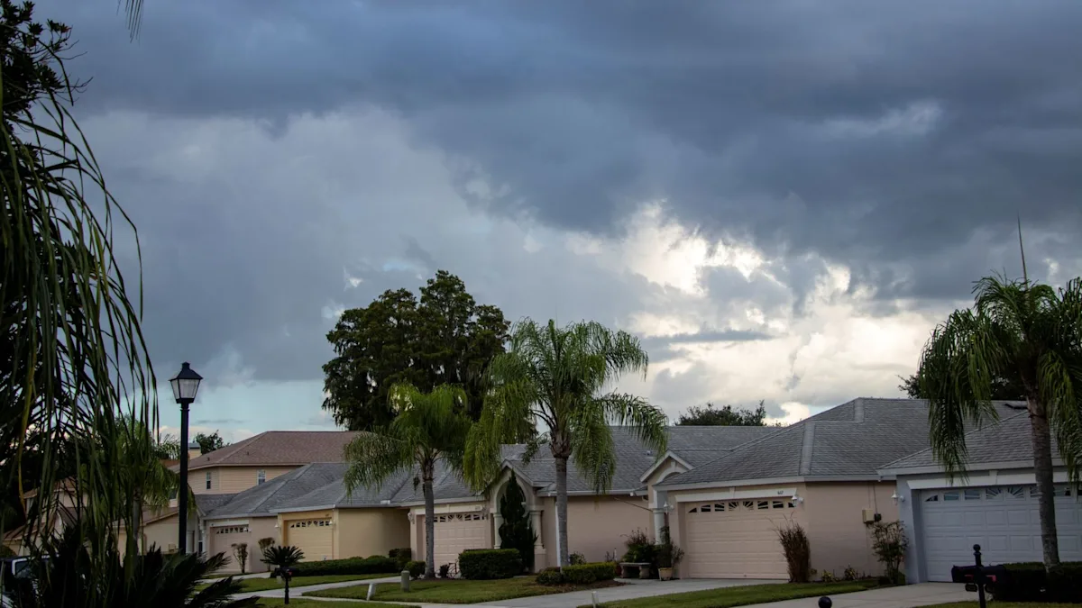 Homeowner vents after getting annoying notices from HOA: 'I hate HOAs'