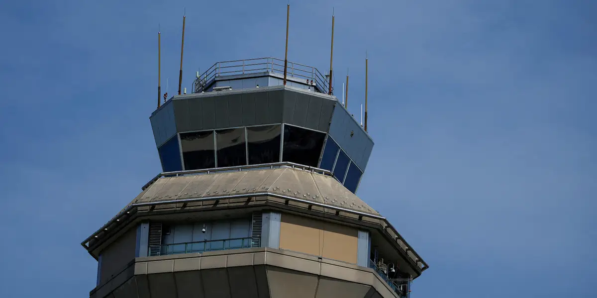 Flight delays are spreading as the government shutdown prolongs, and air traffic controllers stop sh
